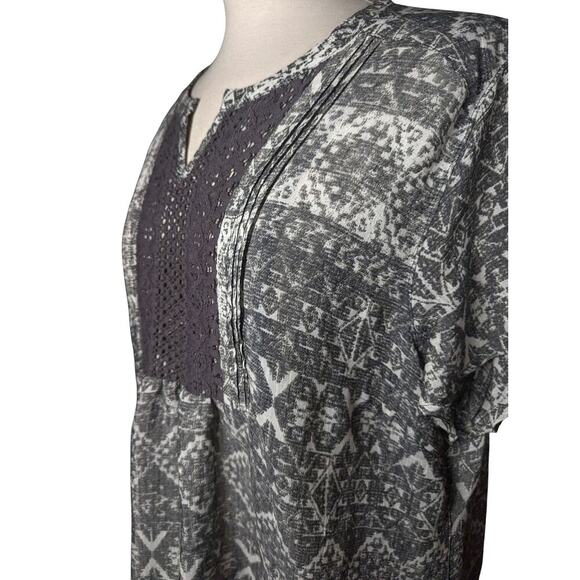 Como Vintage Women's XL Top Gray Aztec Print Short Sleeve Split Neck Lace - Picture 4 of 9